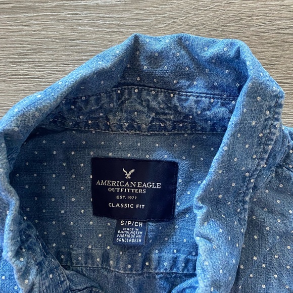 American Eagle Button-Up - Picture 4 of 4